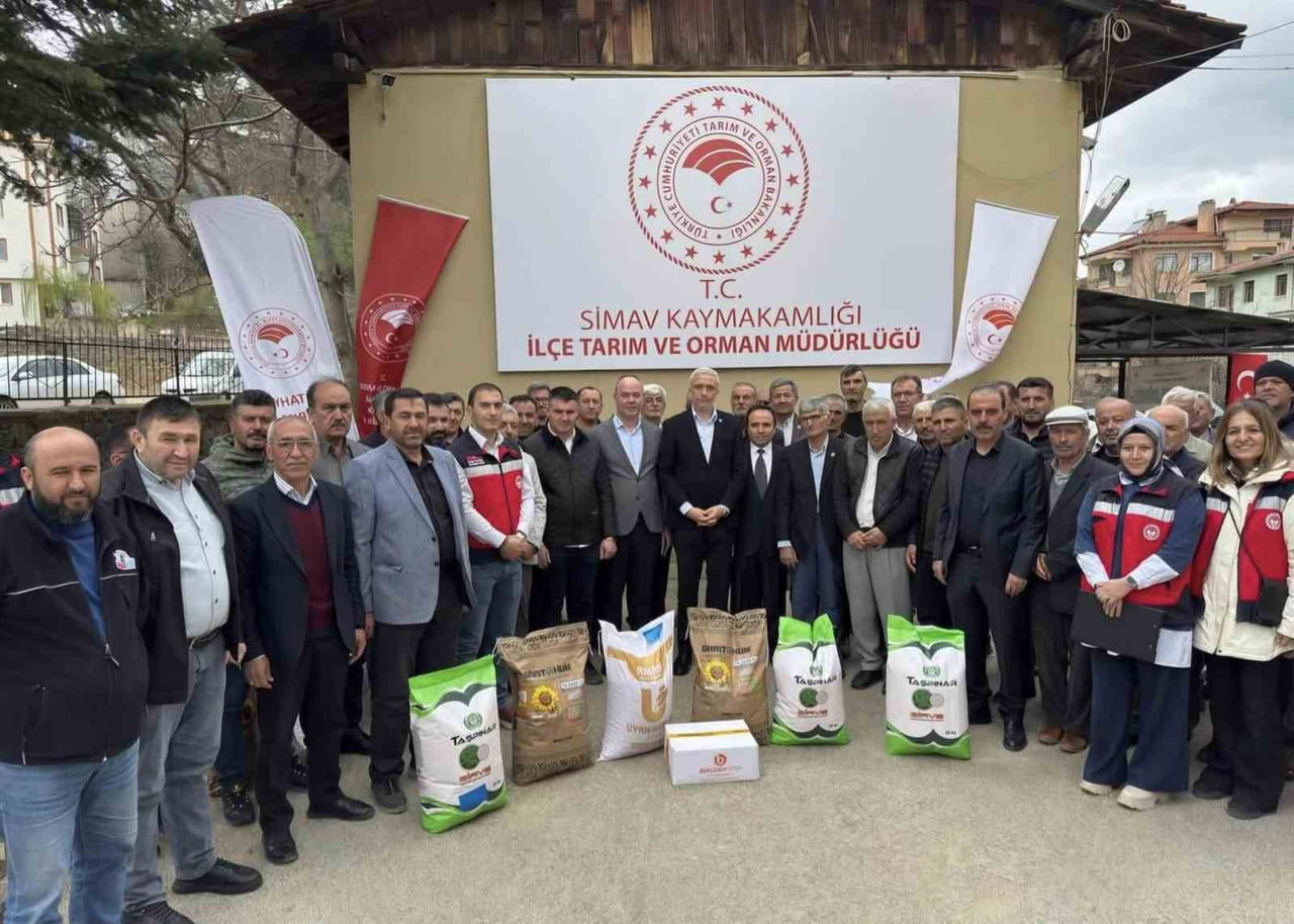 SİMAV’DA ÇİFTÇİLERE YÜZDE 75 HİBELİ TOHUM DESTEĞİ