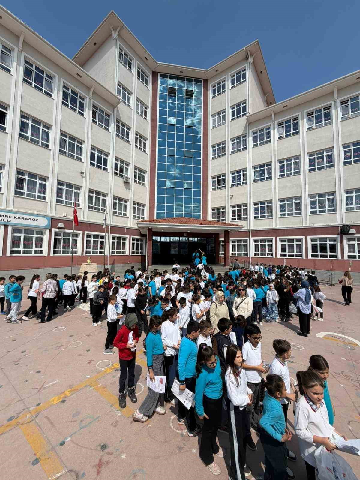 SİNCAN BELEDİYESİ GELECEK NESİLLERİ BİLİNÇLENDİRMEK ADINA OKULLARDA SIFIR ATIK KONUSUNDA...