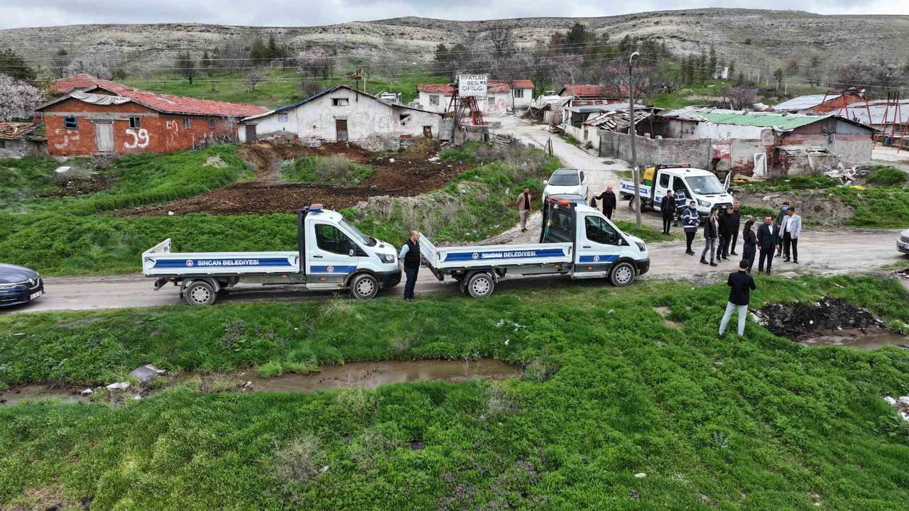 SİNCAN BELEDİYESİ, YAZ AYLARININ DAHA SAĞLIKLI VE KONFORLU GEÇMESİ AMACIYLA SARAYCIK MAHALLESİ’NDE...