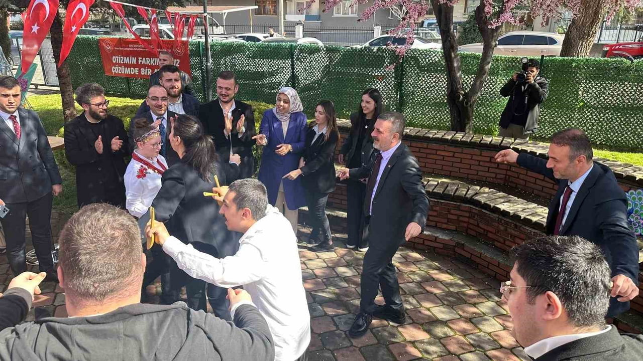 SİNCAN OTİZM AKTİF YAŞAM MERKEZİ’NDE DÜZENLENEN ETKİNLİKLERE BELEDİYE BAŞKANI MURAT ERCAN DA...