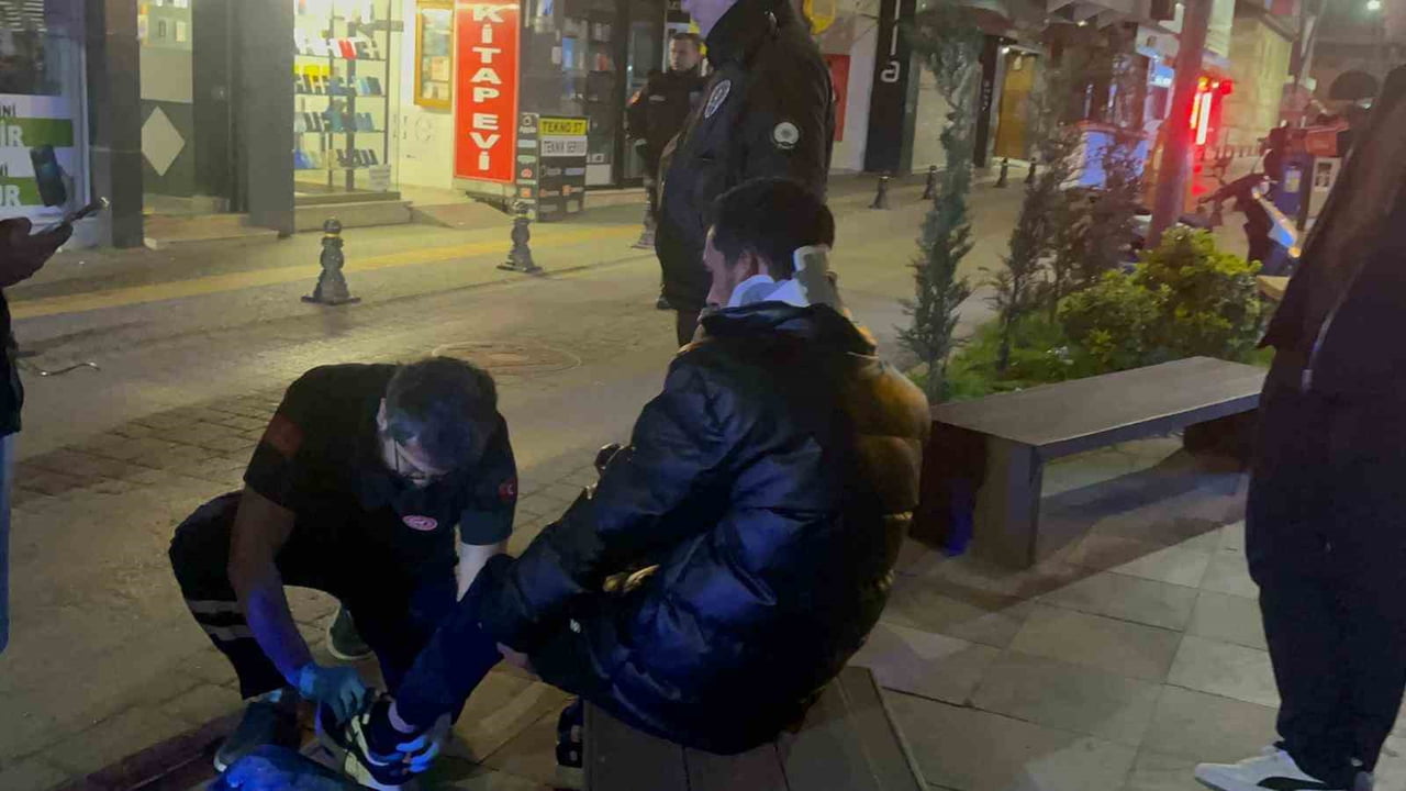 SİNOP'TA İKİ MOTOSİKLETİN ÇARPIŞMASI SONUCU MEYDANA GELEN TRAFİK KAZASINDA 2 KİŞİ...