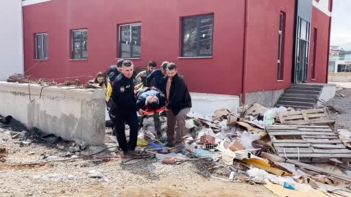 Sinop'ta inşaatta yüksekten düşen işçi yaralandı