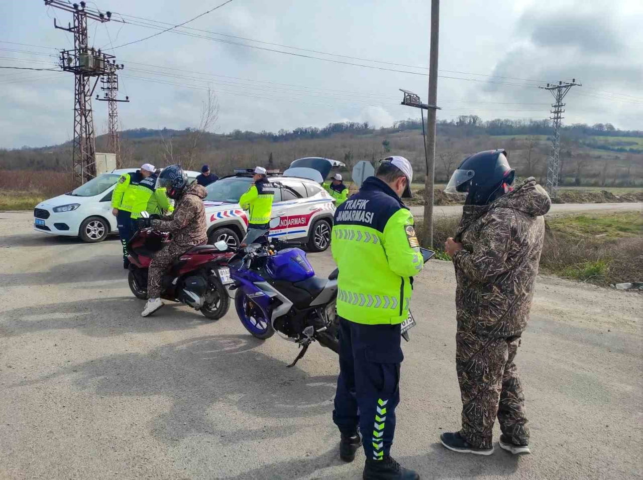 SİNOP İL JANDARMA KOMUTANLIĞI, HAVALARIN ISINMASIYLA BİRLİKTE ARTAN MOTOSİKLET KULLANIMI NEDENİYLE...
