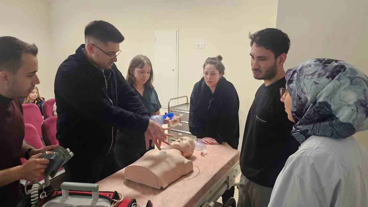 SİNOP’UN DURAĞAN İLÇESİNDE GÖREV YAPAN SAĞLIK PERSONELİNE YÖNELİK "ERİŞKİNLERDE VE ÇOCUKLARDA...