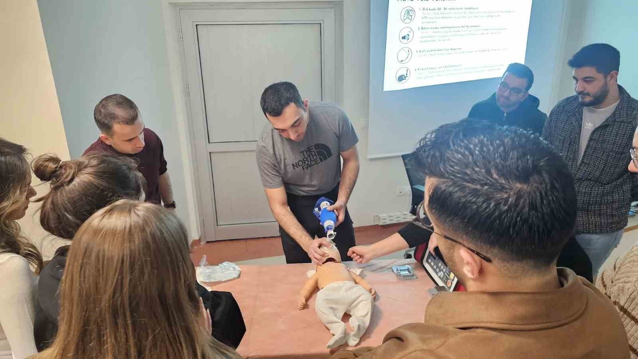 SİNOP’UN DURAĞAN İLÇESİNDE GÖREV YAPAN SAĞLIK PERSONELİNE YÖNELİK "ERİŞKİNLERDE VE ÇOCUKLARDA...