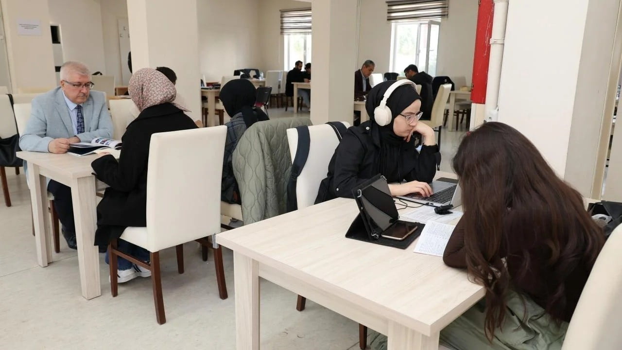 SİNOP ÜNİVERSİTESİ KÜTÜPHANE VE DÖKÜMANTASYON DAİRE BAŞKANLIĞI İLE BİLİM İLETİŞİMİ OFİSİ İŞ...