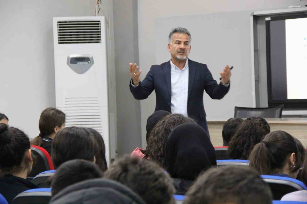 ŞIRNAK’IN CİZRE İLÇESİNDE, LİSELERE GEÇİŞ SİSTEMİ (LGS) KAPSAMINDAKİ MERKEZİ SINAV ÖNCESİNDE...