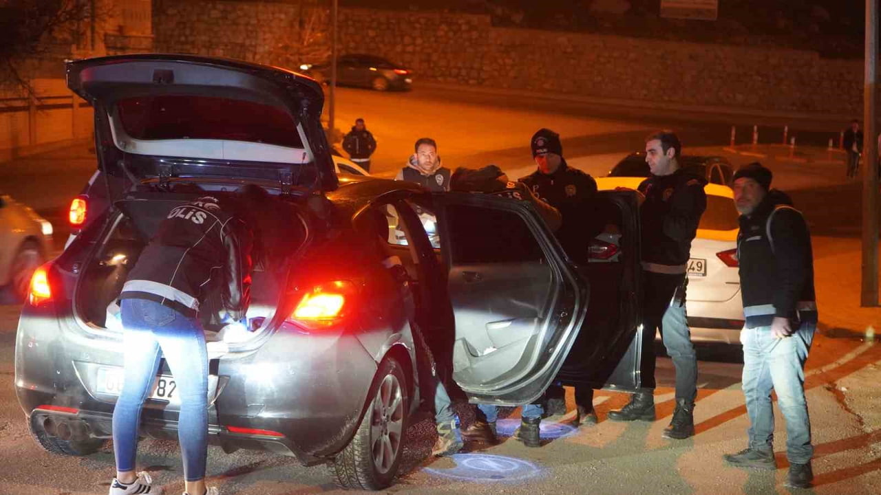 ŞIRNAK’TA GECE YARISI GELEN KAYIP İHBARI KENTİ ALARMA GEÇİRDİ. SAAT 01.30 SIRALARINDA ŞIRNAK İL...