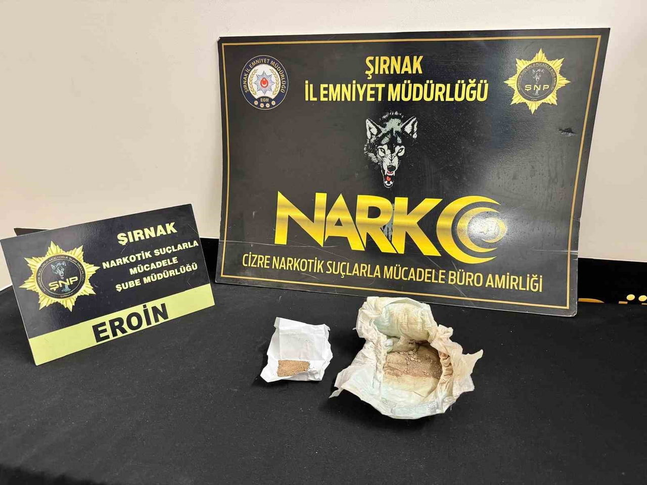 ŞIRNAK’TA NARKOTİK EKİPLERİNİN YAPTIĞI ANALİZ ÇALIŞMALARI SONUCU CİZRE’DE DURDURULAN BİR ARAÇTA...