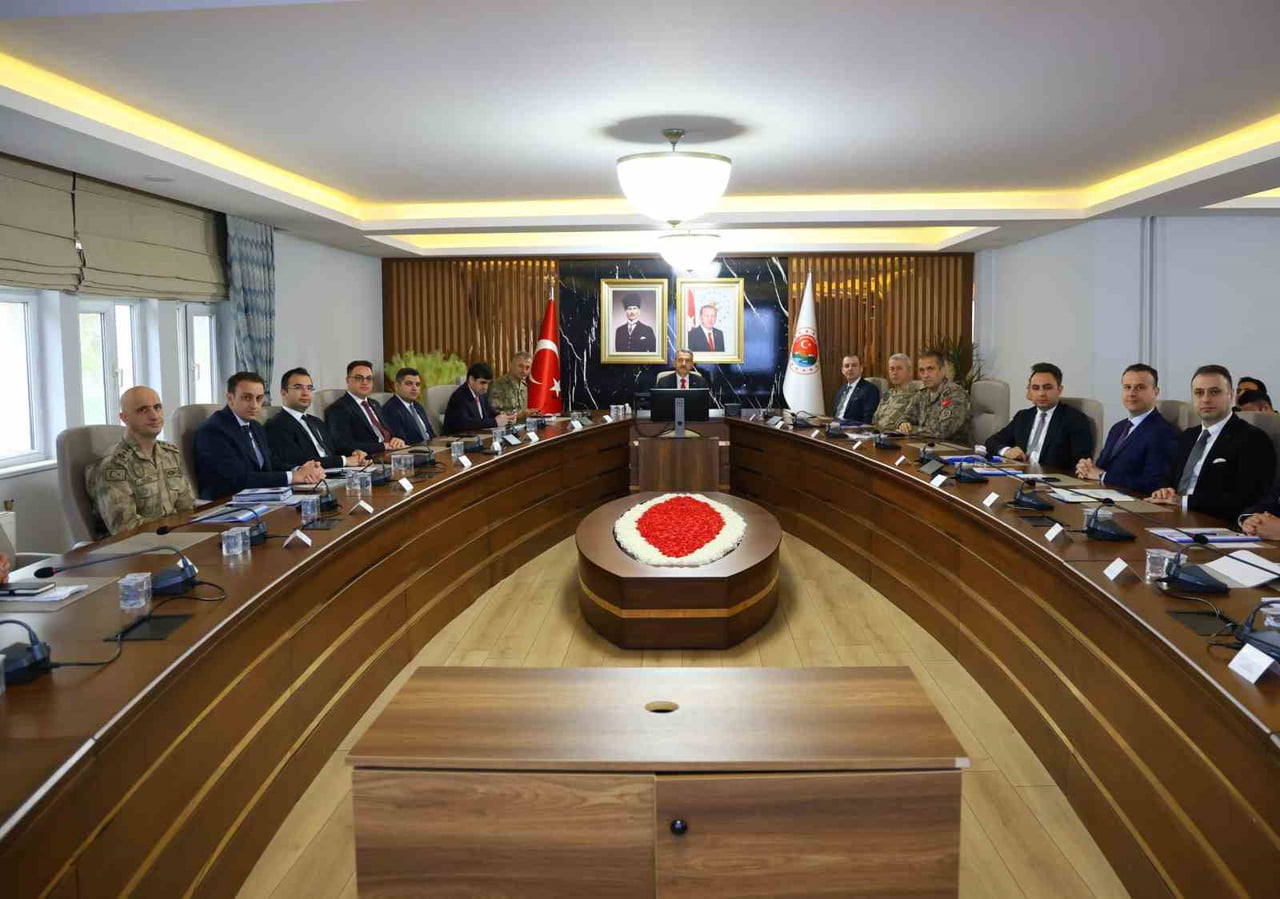 ŞIRNAK VALİSİ BİROL EKİCİ BAŞKANLIĞINDA GERÇEKLEŞTİRİLEN ŞUBAT AYI ASAYİŞ VE GÜVENLİK...