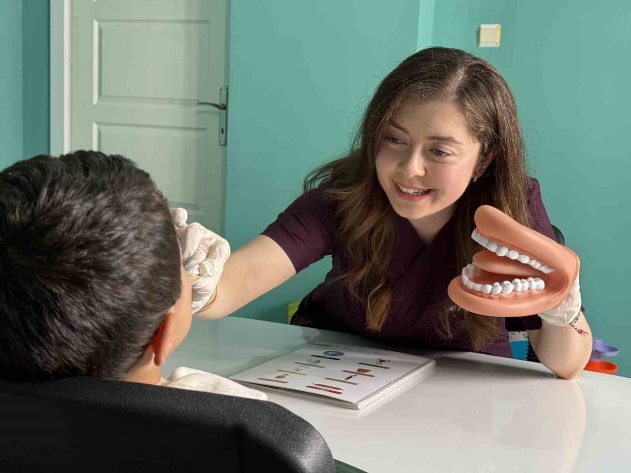 SİVAS AKRAN AKADEMİ EĞİTİM KURUMLARI DİL VE KONUŞMA TERAPİSTİ İREM ÇİMEN EBEVEYNLERİ UYARDI....