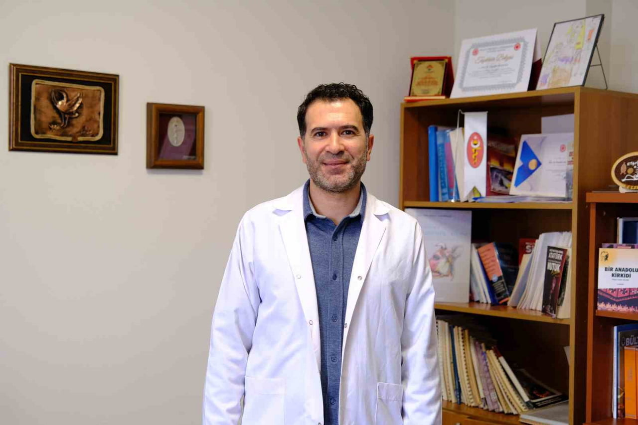 SİVAS CUMHURİYET ÜNİVERSİTESİ VETERİNER FAKÜLTESİ ÖĞR. ÜYESİ PROF. DR. MUSTAFA KOÇKAYA, 4 NİSAN...
