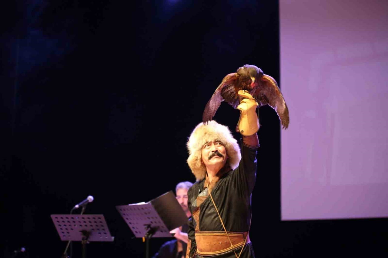 SİVAS’TA NEVRUZ KUTLAMALARI BU YIL ALIŞILAGELMİŞİN DIŞINDA GÖRÜNTÜLERE SAHNE OLDU. SİVAS...