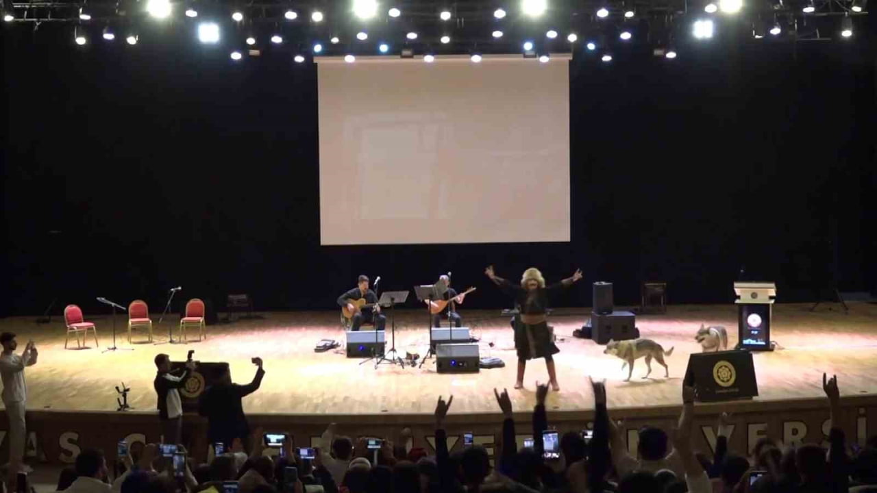 SİVAS’TA NEVRUZ KUTLAMALARI BU YIL ALIŞILAGELMİŞİN DIŞINDA GÖRÜNTÜLERE SAHNE OLDU. SİVAS...