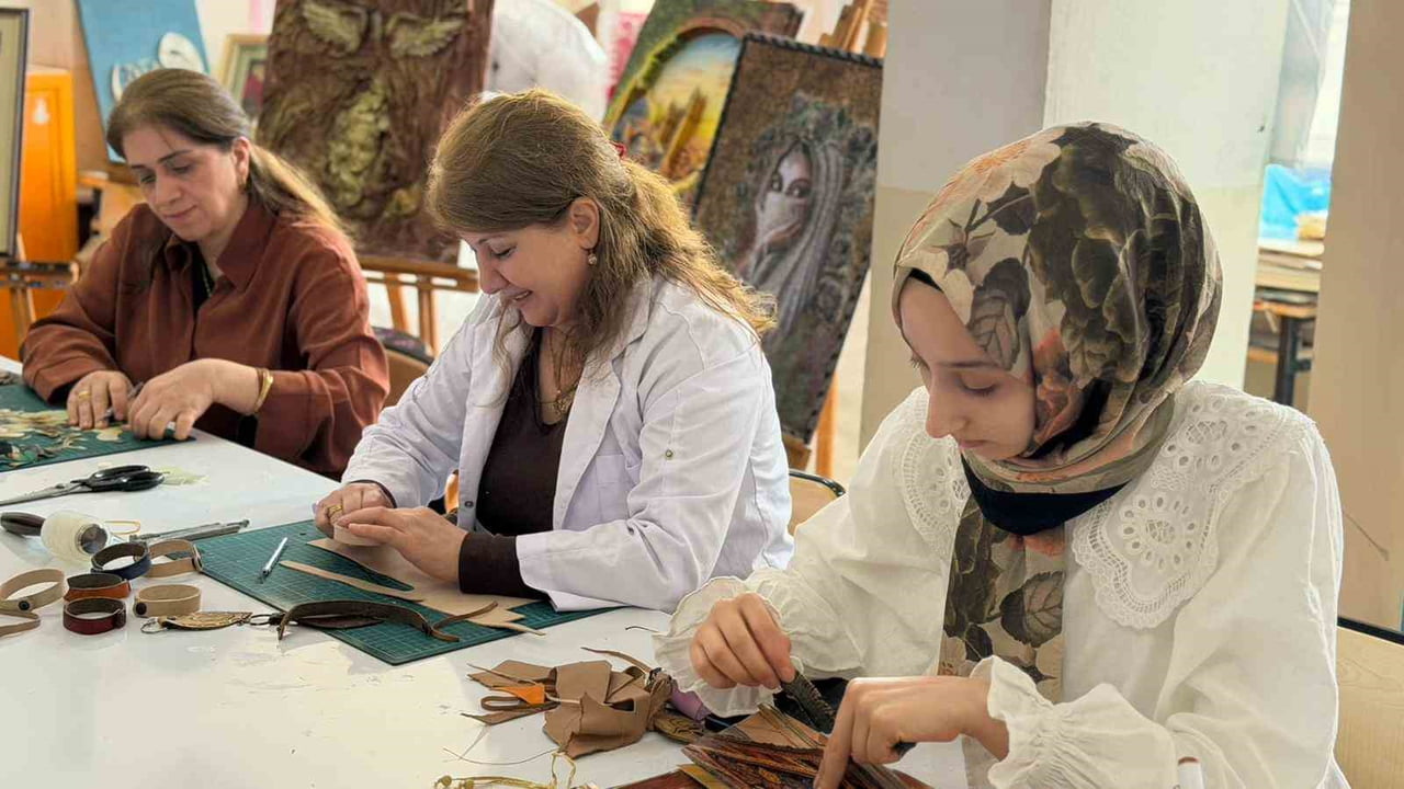 SİVEREK’TE SIFIR ATIK BİLİNCİ EL SANATLARIYLA YAYGINLAŞIYOR