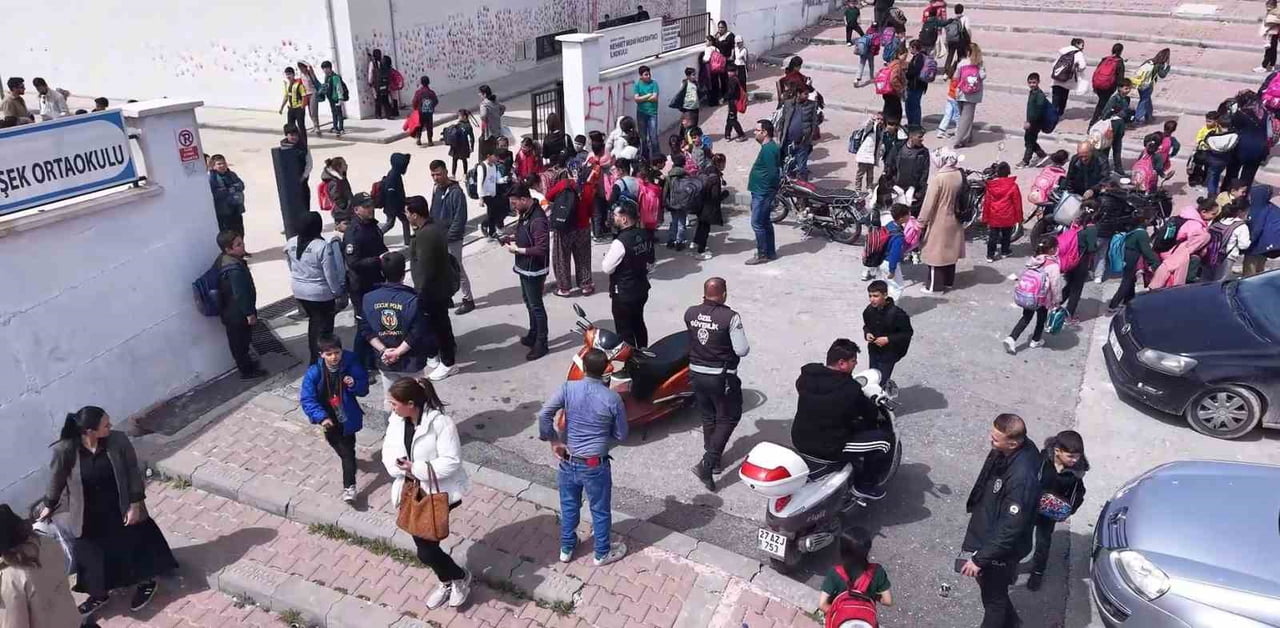 SON İKİ GÜNDÜR ŞANLIURFA’NIN SİVEREK İLÇESİ İLE KAHRAMANMARAŞ’IN ONİKİŞUBAT İLÇESİNDE YAŞANAN...