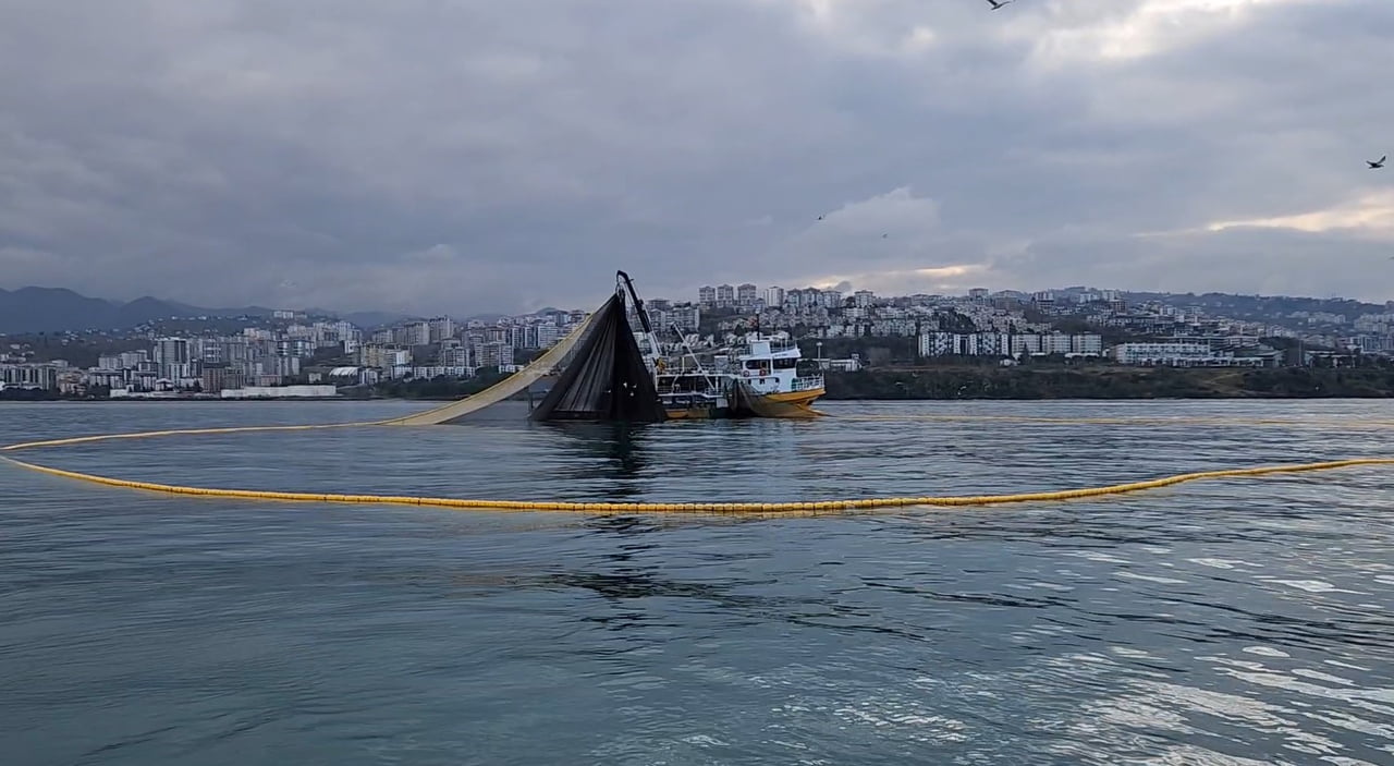 SU ÜRÜNLERİ AVCILIĞINI DÜZENLEYEN TEBLİĞ DOĞRULTUSUNDA 15 NİSAN İTİBARİYLE BALIKÇILIKTA GENEL AV...