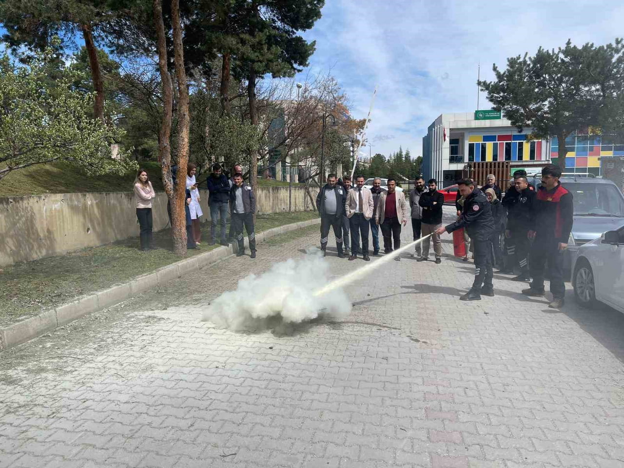 SUNGURLU BELEDİYESİ İTFAİYE MÜDÜRLÜĞÜ EKİPLERİ TARAFINDAN SUNGURLU DEVLET HASTANESİ PERSONELİNE...