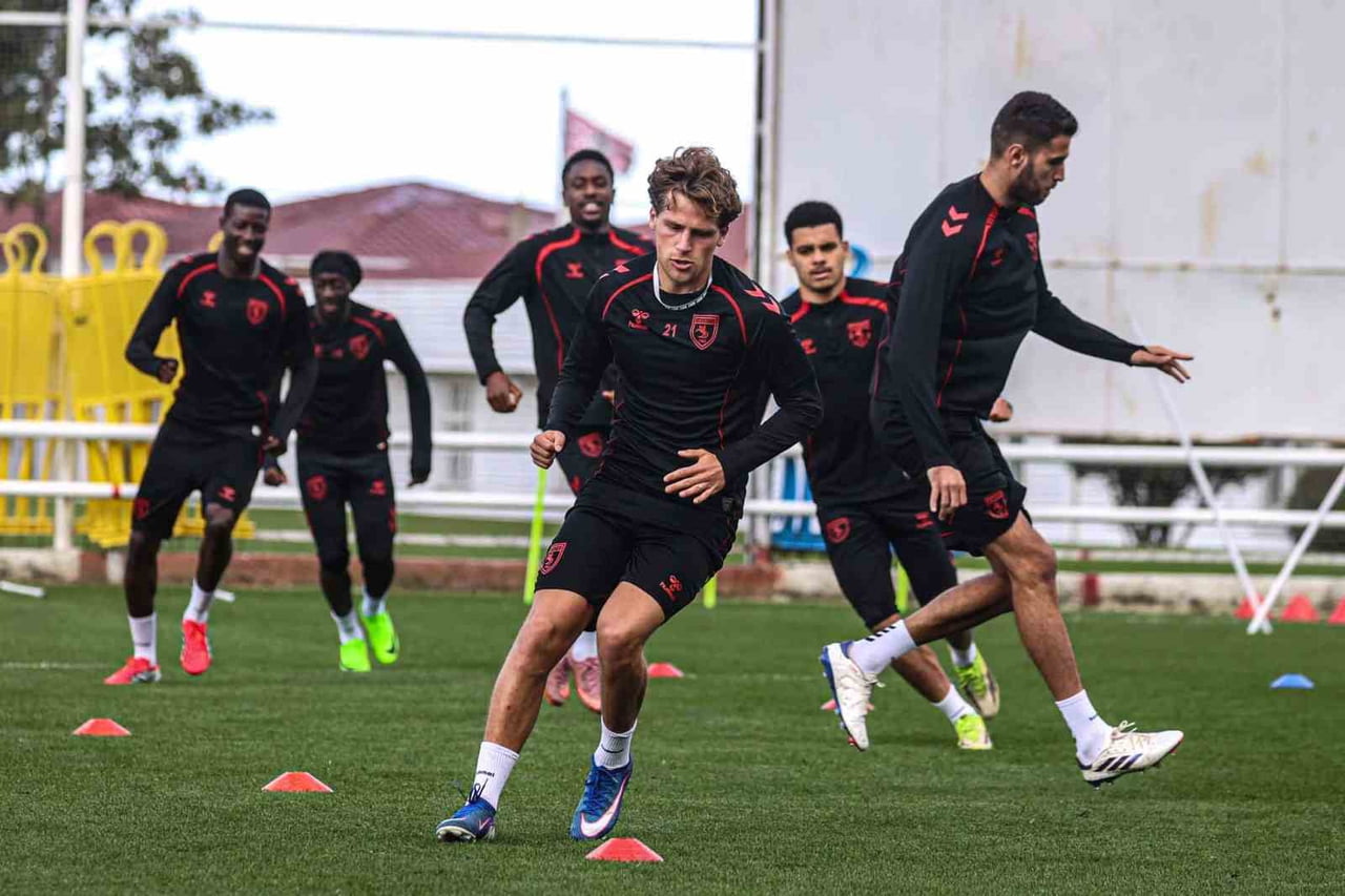 SÜPER LİG’DE ÜST SIRALARI HEDEFLEYEN SAMSUNSPOR, SAHASINDA KARŞILAŞACAĞI KONYASPOR’U MAĞLUP EDEREK...