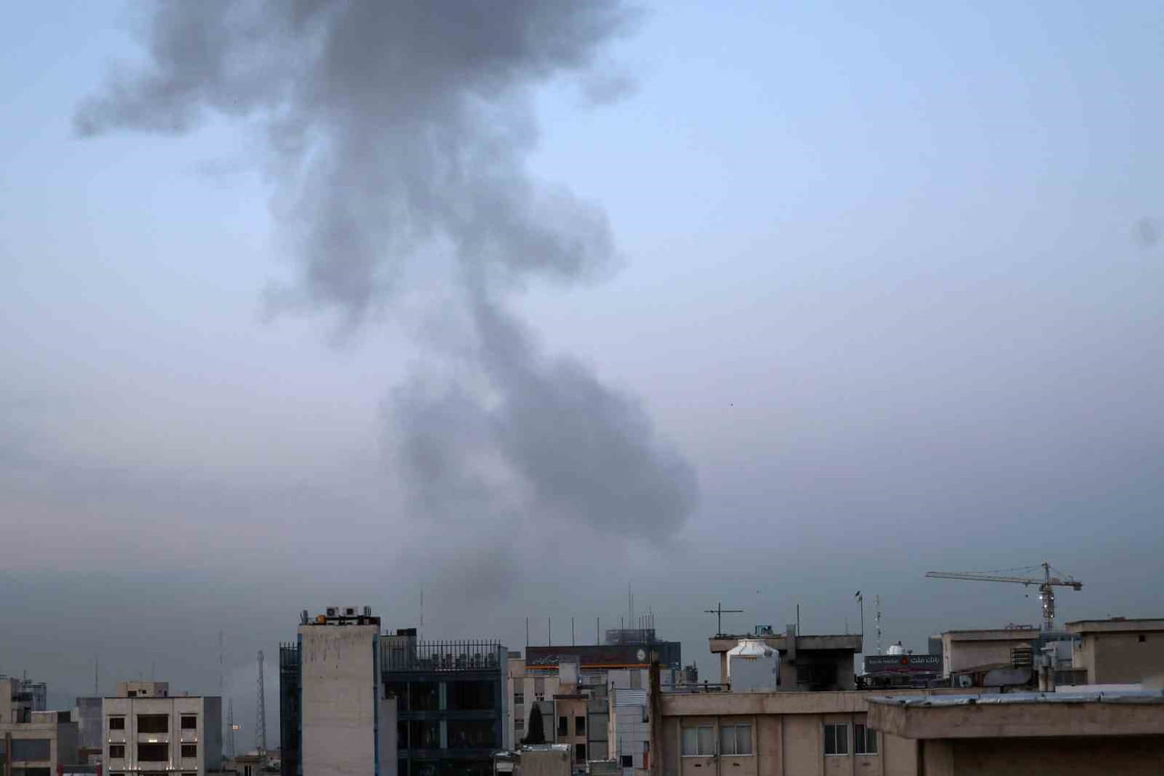 TAHRAN'DA ŞİDDETLİ PATLAMALAR MEYDANA GELDİ.