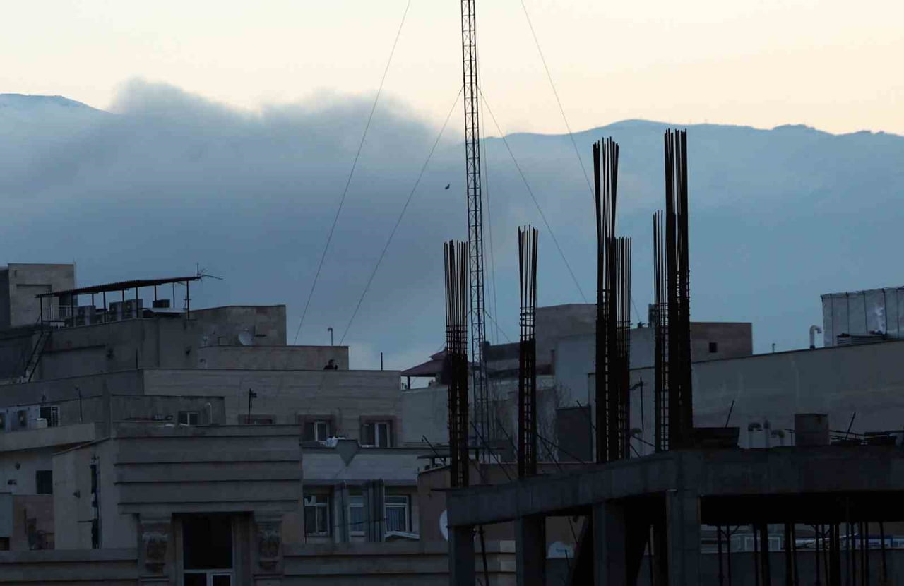 TAHRAN'DA ŞİDDETLİ PATLAMALAR MEYDANA GELDİ.