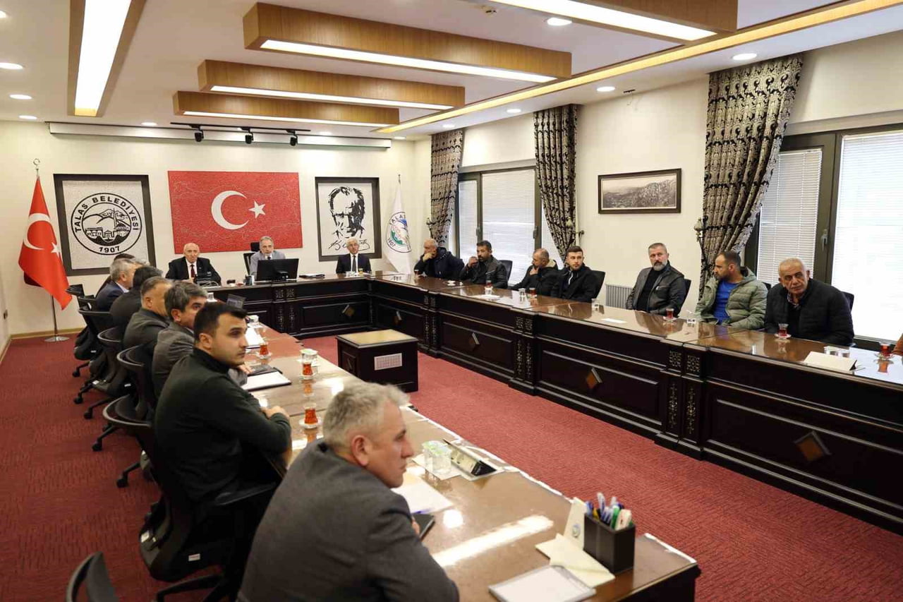 TALAS BELEDİYE BAŞKANI MUSTAFA YALÇIN, KAYSERİ OTO SANATKÂRLAR ODASI BAŞKANI ŞEYHİ ODAKIR VE...