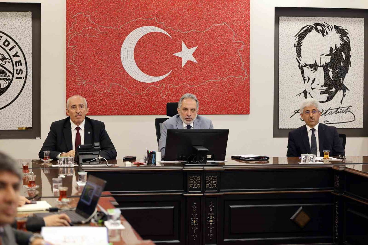 TALAS BELEDİYE BAŞKANI MUSTAFA YALÇIN, KAYSERİ OTO SANATKÂRLAR ODASI BAŞKANI ŞEYHİ ODAKIR VE...