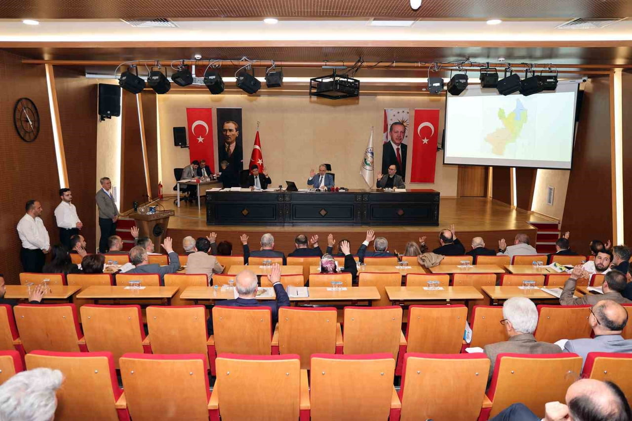 TALAS BELEDİYE MECLİSİ TOPLANARAK GÜNDEMİNDE BULUNAN MADDELERİ KARARA BAĞLADI.