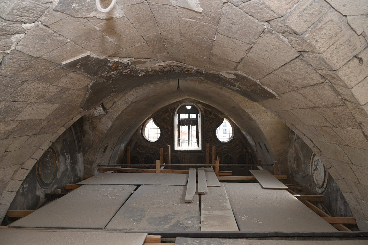 TARİHİ AYA YORGİ KİLİSESİ, KÜTÜPHANE VE ENDEMİL BİTKİLER ARAŞTIRMA MERKEZİNE...