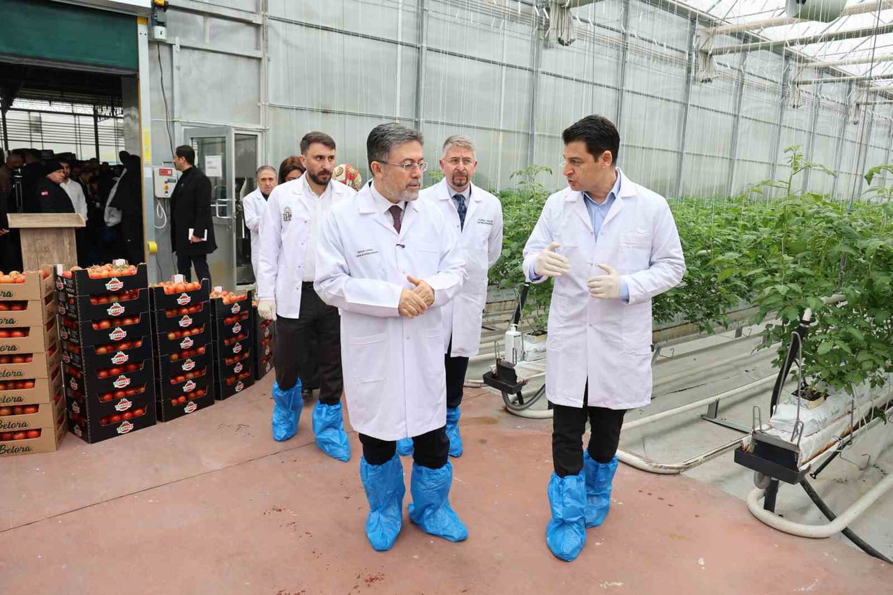 TARIM VE ORMAN BAKANI İBRAHİM YUMAKLI AKSARAY'IN MERKEZE BAĞLI DİKMEN KÖYÜ'NDE FAALİYET GÖSTEREN...