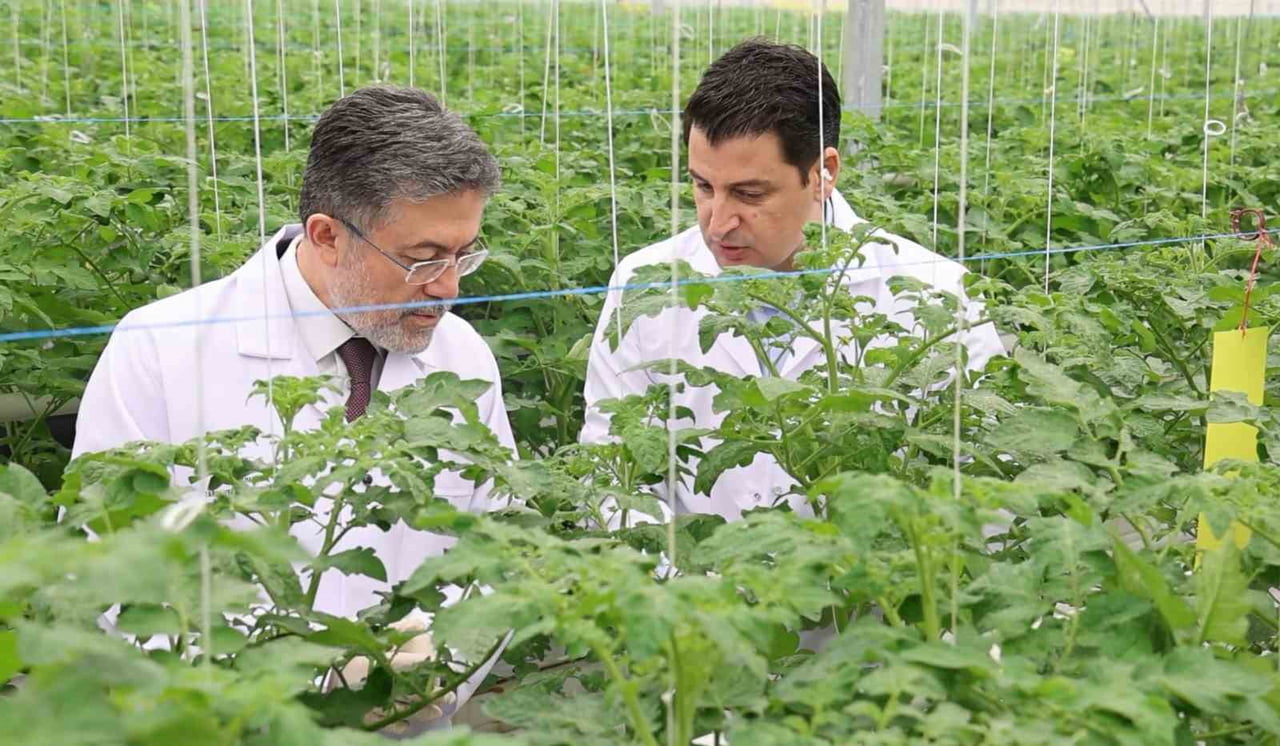 TARIM VE ORMAN BAKANI İBRAHİM YUMAKLI AKSARAY'IN MERKEZE BAĞLI DİKMEN KÖYÜ'NDE FAALİYET GÖSTEREN...