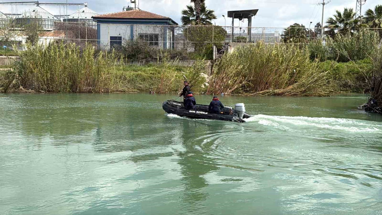 TARSUS'TA IRMAKTA KAYBOLAN BATU YETİŞ KEREM KAPLAN'IN ARAMA ÇALIŞMALARI 5.GÜNDE DE DEVAM...