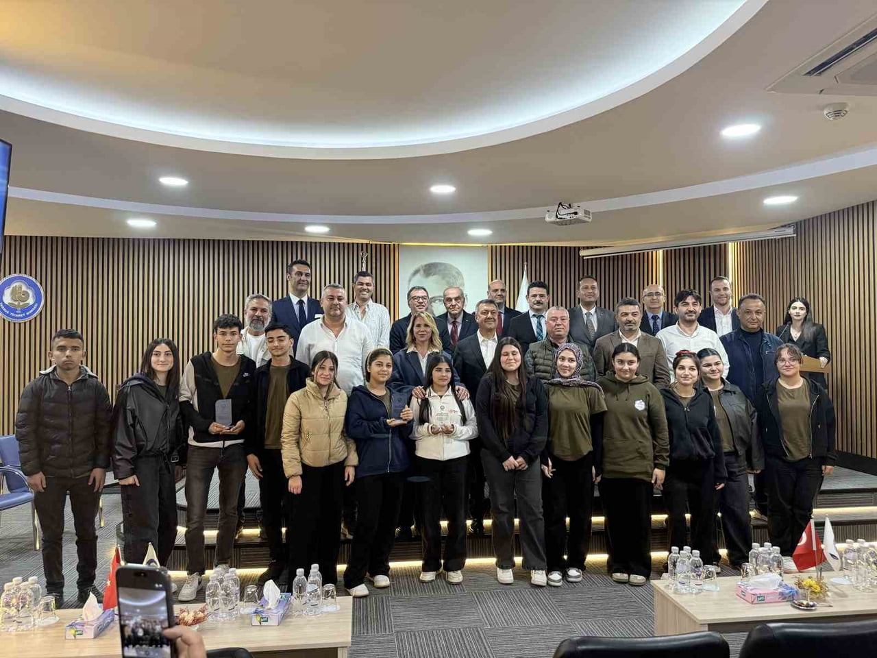 TARSUS’TA EKONOMİYE KATKI VEREN SANAYİCİLER ÖDÜLLENDİRİLDİ