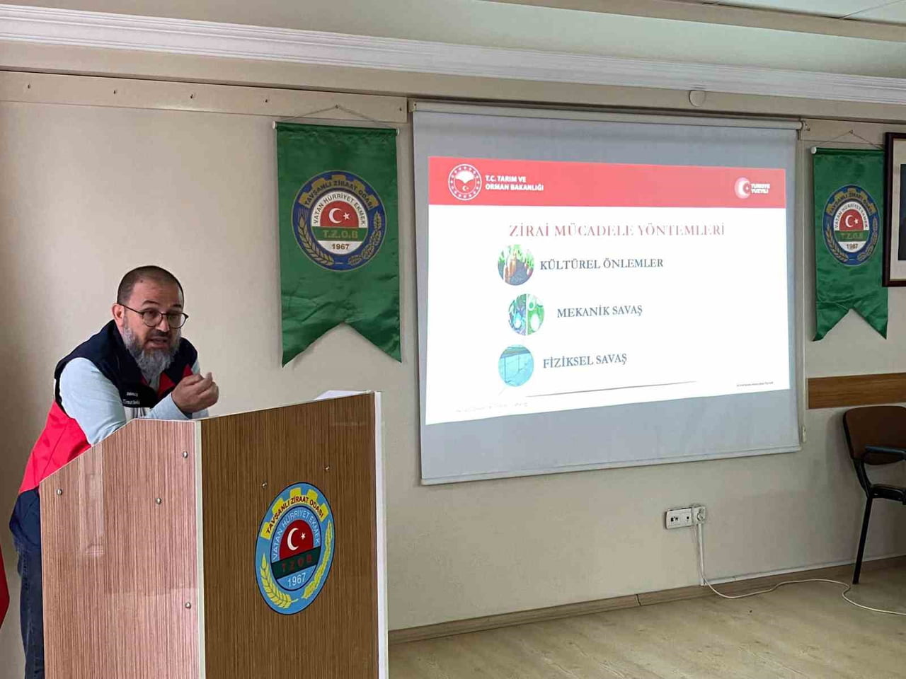 TAVŞANLI’DA ÜRETİCİLERE BİTKİ KORUMA EĞİTİMİ