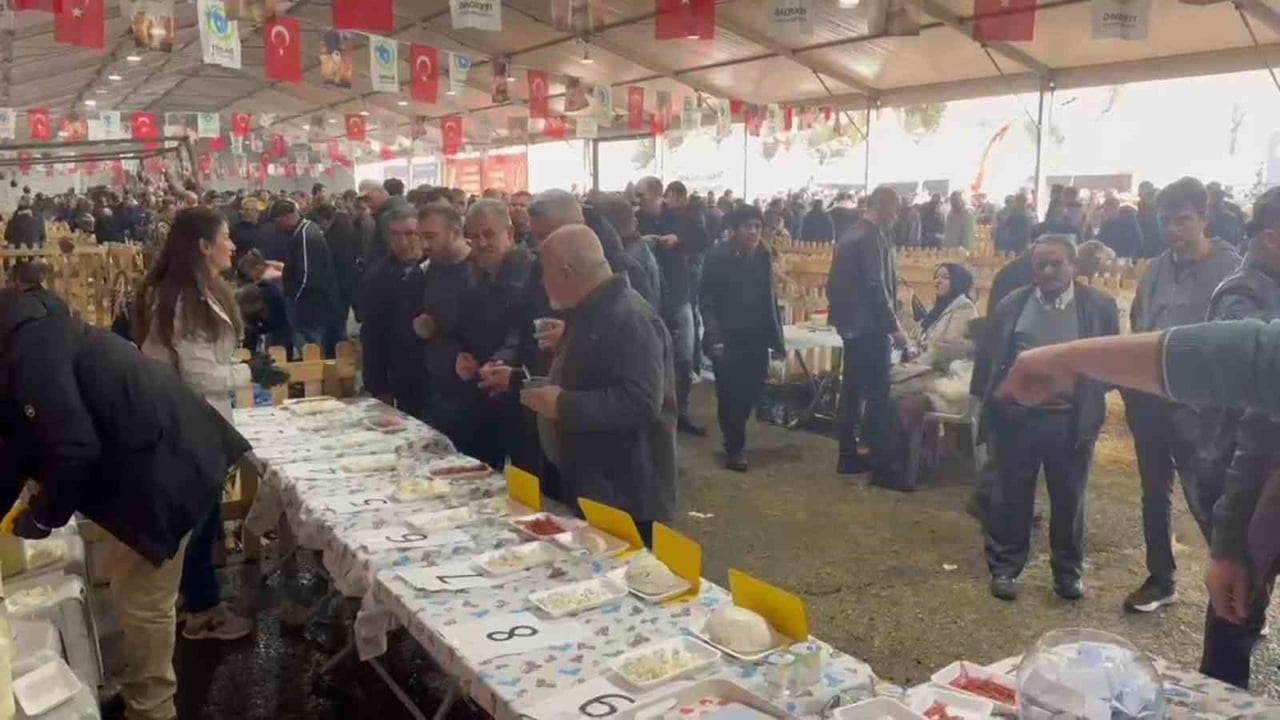 TEKİRDAĞ'DA DÜZENLENEN KÜÇÜKBAŞ HAYVANCILIK FESTİVALİNDE GERÇEKLEŞTİRİLEN TADIM ETKİNLİĞİNDE...