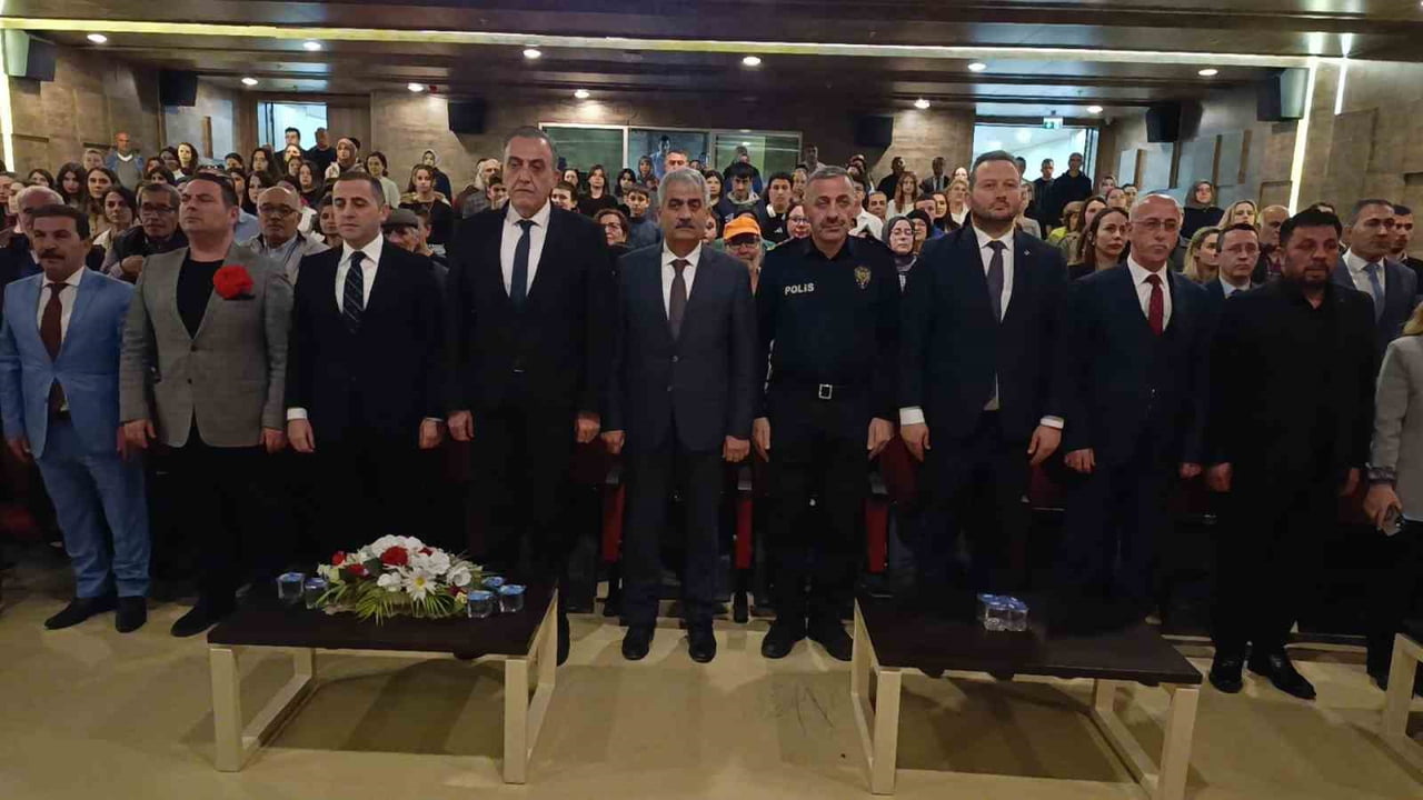 TEKİRDAĞ’DA 8 NİSAN DÜNYA ROMANLAR GÜNÜ ETKİNLİĞİ DÜZENLENDİ