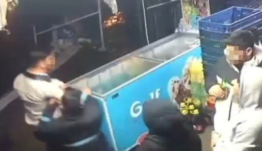 TEKİRDAĞ’IN SÜLEYMANPAŞA İLÇESİNDE BAKKALDA BAŞLAYAN TARTIŞMA KISA SÜREDE KAVGAYA DÖNÜŞEREK BİR...