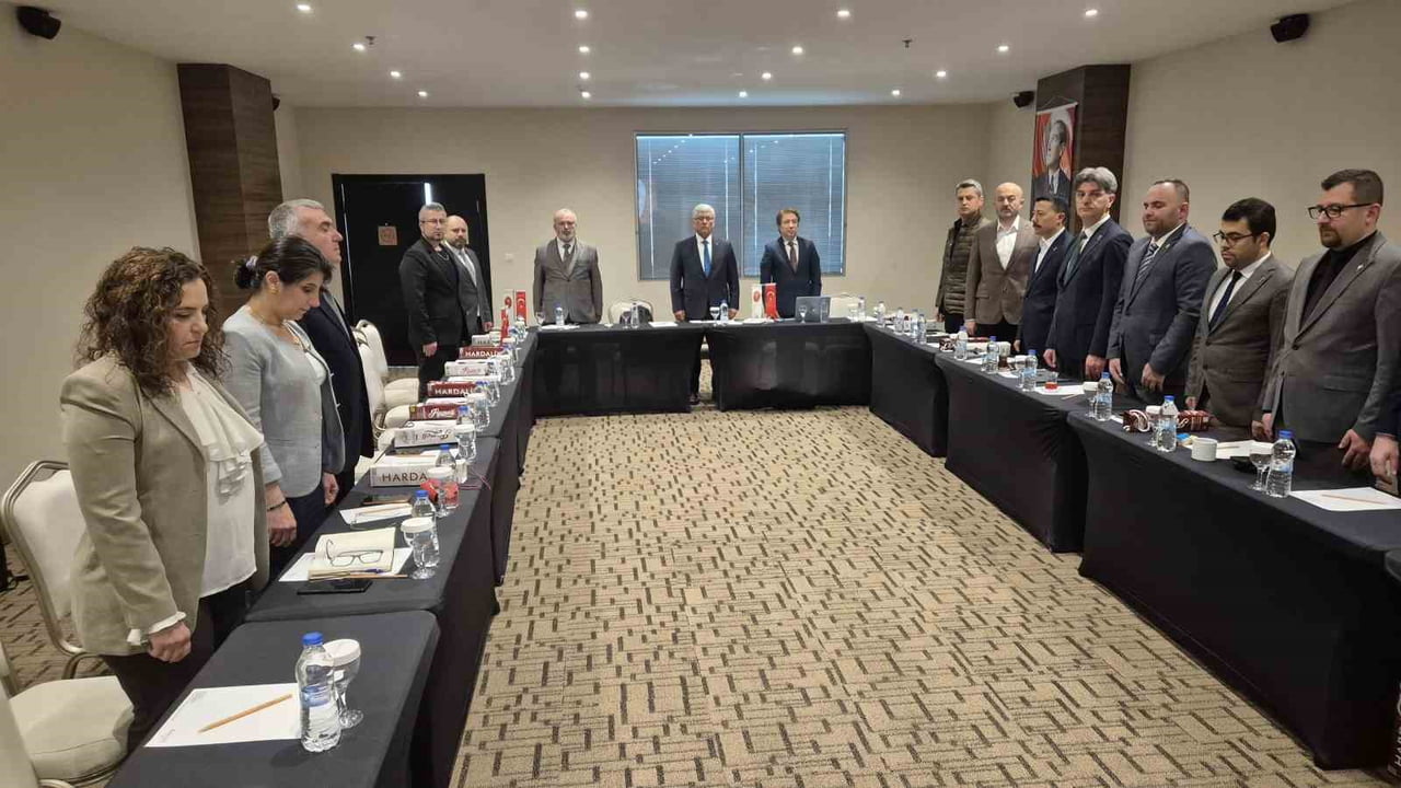 TEKİRDAĞ’IN SÜLEYMANPAŞA İLÇESİNDE DÜZENLENEN TOPLANTIDA VETERİNER HEKİMLER MESLEĞİN SORUNLARI VE...