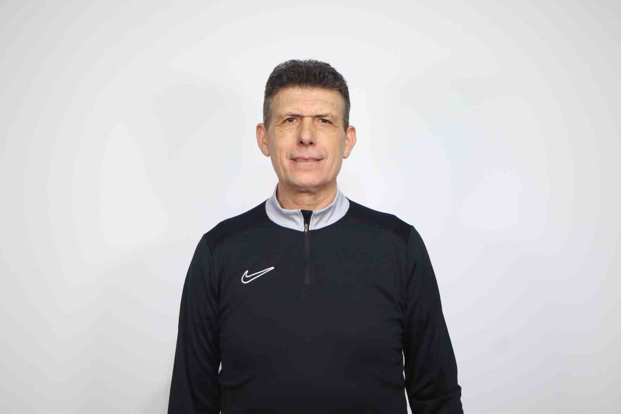 TEKNİK DİREKTÖR NEVZAT DİNÇBUDAK