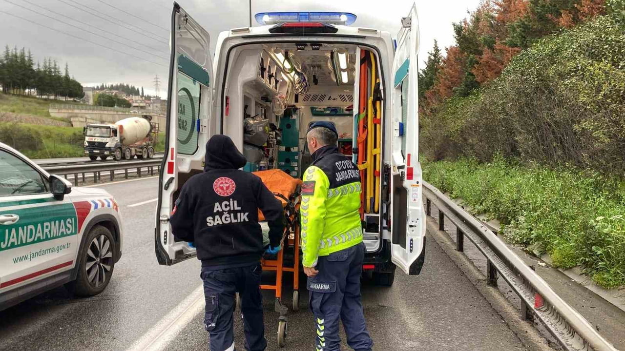 TEM OTOYOLU'NUN KOCAELİ GEÇİŞİNDE ARALARINDA LPG TANKERİ VE TIRLARIN DA BULUNDUĞU 4 ARACIN...