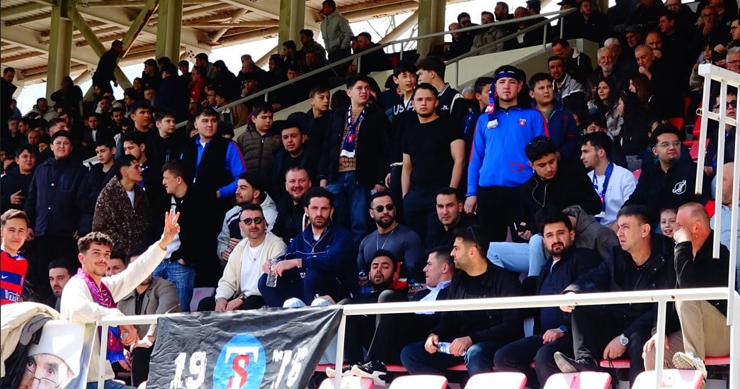 TEPECİKSPOR TARAFTARLARI