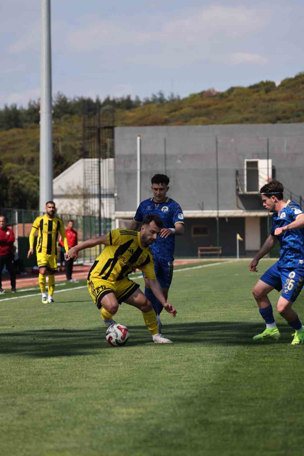 TFF 2. LİG KIRMIZI GRUP 32. HAFTASINDA ALİAĞA FK, KONUK ETTİĞİ MENEMEN FK‘YI 5-0 MAĞLUP...