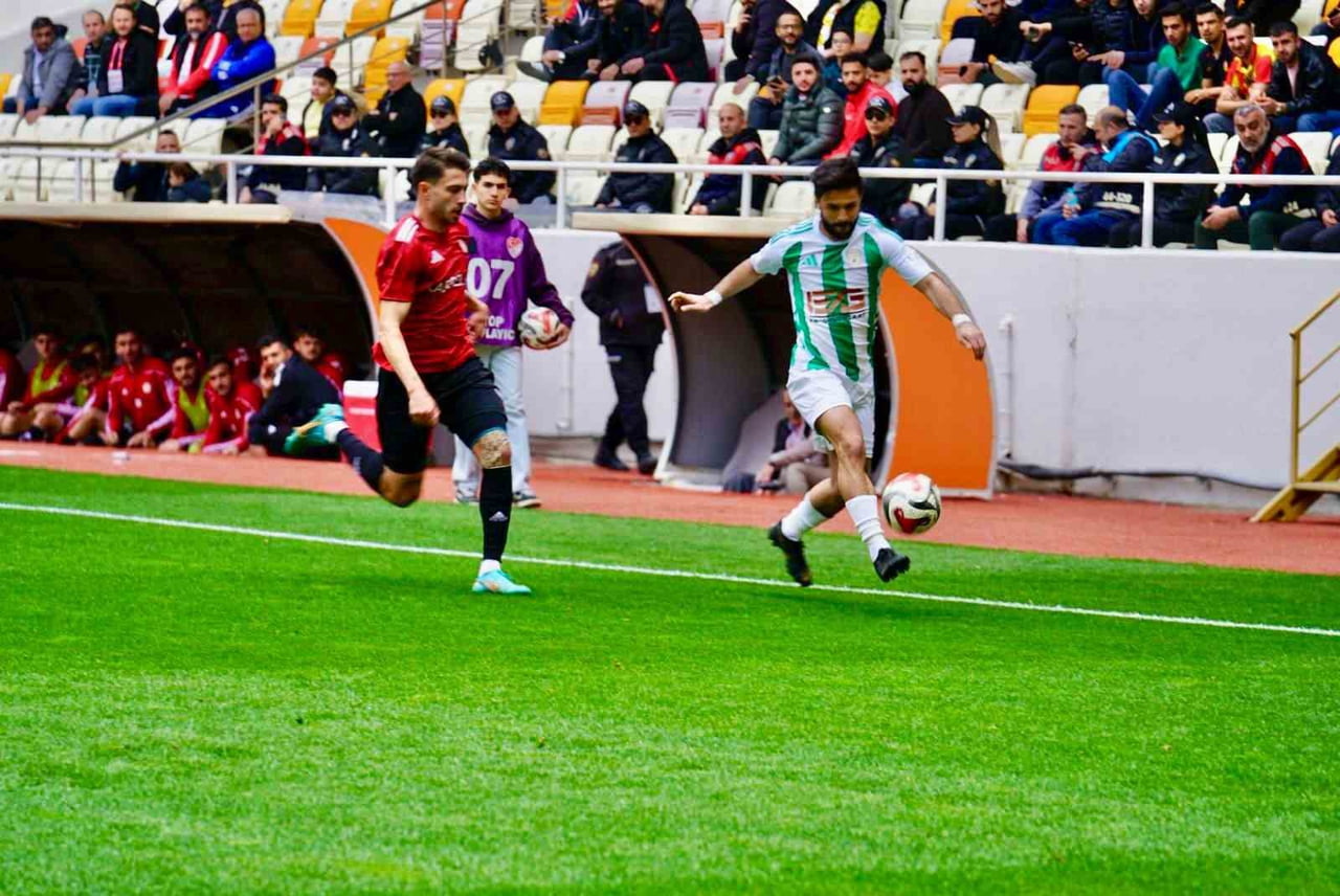 TFF 3. LİG: MALATYA YEŞİLYURTSPOR: 6 - KARAKÖPRÜ BELEDİYE SPOR:2