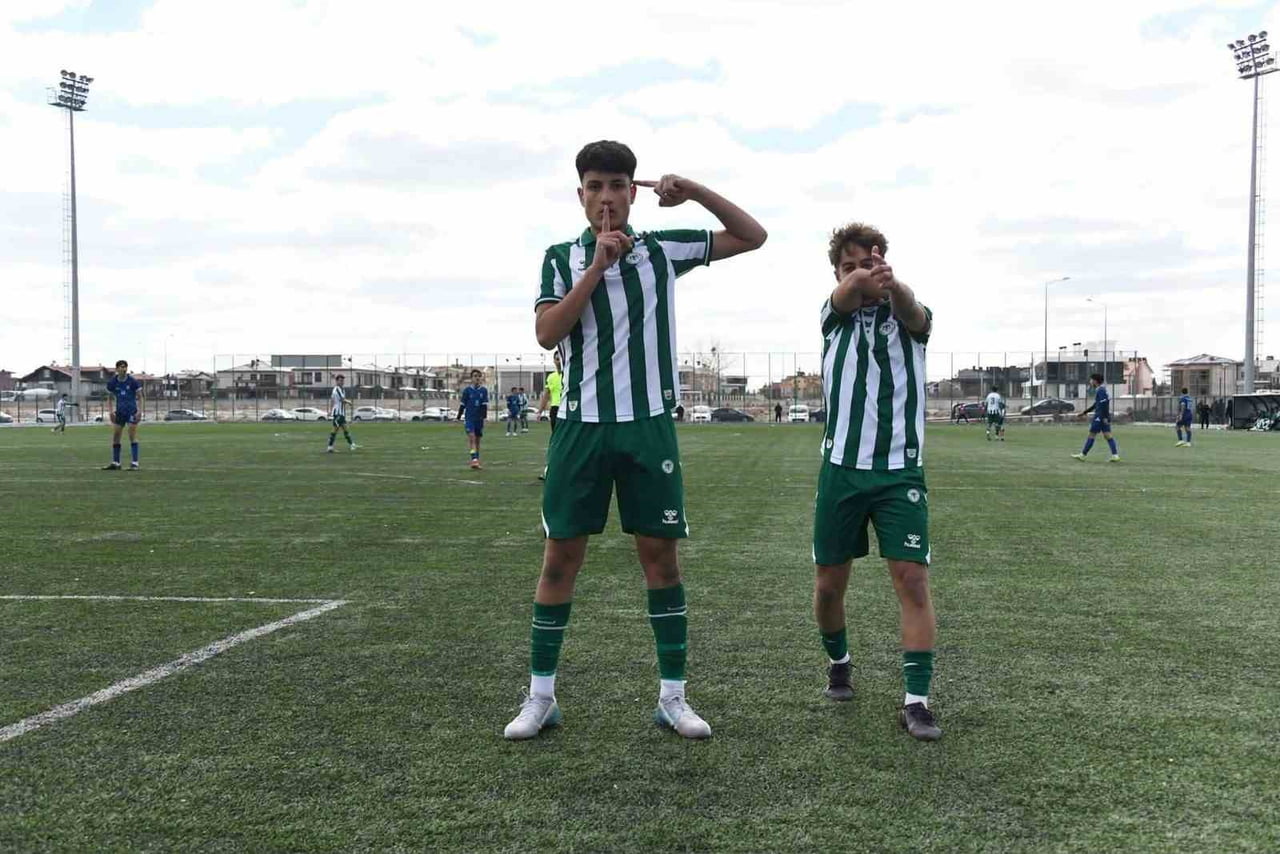 TFF U16 LİGİ 9. GRUPTA MÜCADELE EDEN VE GRUBUNU LİDER OLARAK TAMAMLAYAN TÜMOSAN KONYASPOR’UN...
