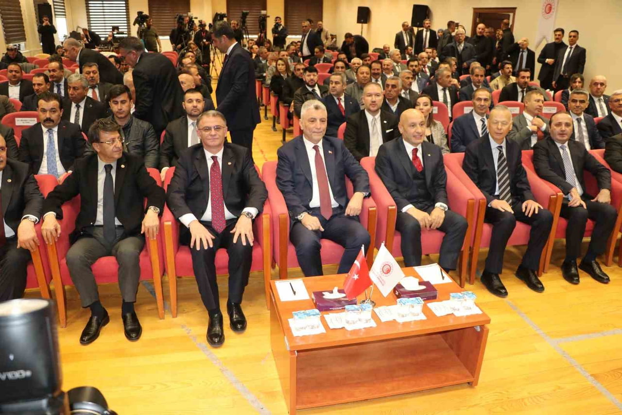TİCARET BAKANI ÖMER BOLAT, 2026 MART AYINDA MAL İHRACATININ 21,9 MİLYAR DOLAR OLDUĞUNU BELİRTEREK...