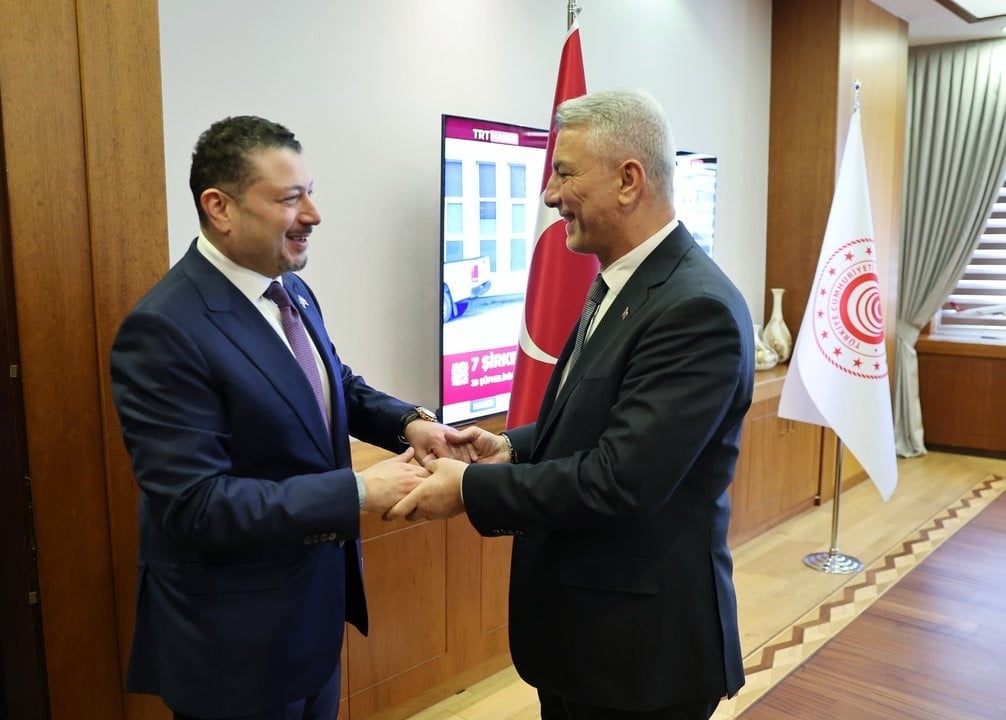 TİCARET BAKANI ÖMER BOLAT, SUUDİ ARABİSTAN KRALLIĞI’NIN ANKARA BÜYÜKELÇİSİ FAHAD ABUALNASR İLE BİR...