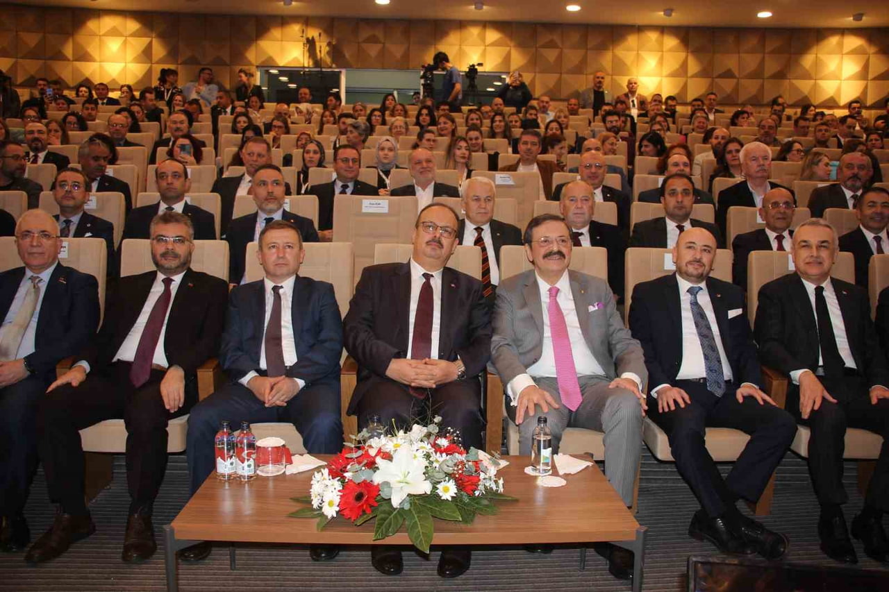 TİCARET BAKANLIĞI HİMAYESİNDE BAŞLATILAN ‘E-TİCARET HAMLESİ’NİN İLK DURAĞI AYDIN OLURKEN, PROJE...