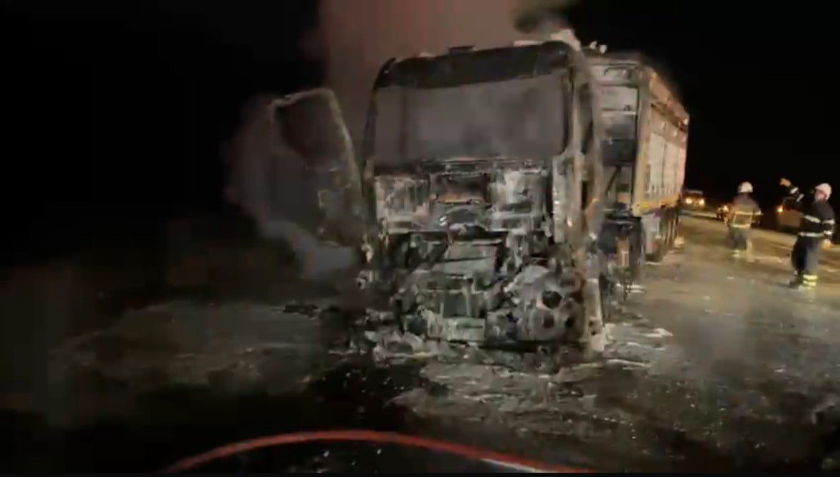 TIR KULLANILAMAZ HALE GELDİ.