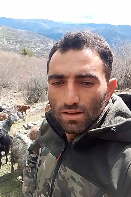 TOKAT'IN REŞADİYE İLÇESİNDE KIŞ AYLARINDA ZORLU ŞARTLARLA MÜCADELE EDEN ÇOBAN, BU KEZ BAHARIN...