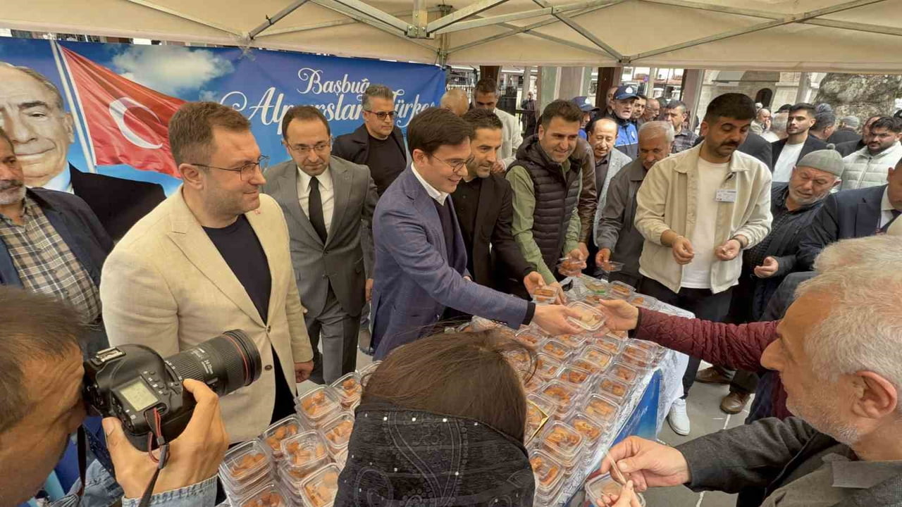 TOKAT BELEDİYESİ TARAFINDAN, ALPARSLAN TÜRKEŞ’İN VEFAT YIL DÖNÜMÜ DOLAYISIYLA MEVLİT PROGRAMI VE...